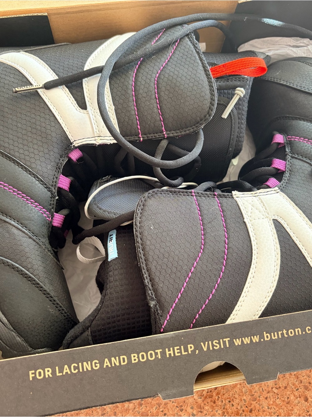 Burton coco Black and purple women’s Snowboard Boots size 8